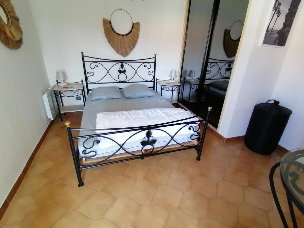 "Le Palmier Dore", Cosy T3 A 3 Minutes A Pied Des Plages, Parking Et Clim Sanary-sur-Mer Bagian luar foto